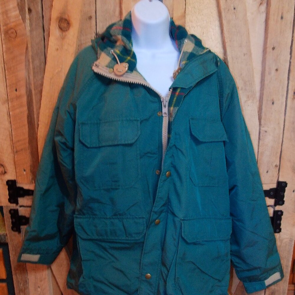 VTG Women's Woolrich plaid lined Raincoat w/hood- green size LG